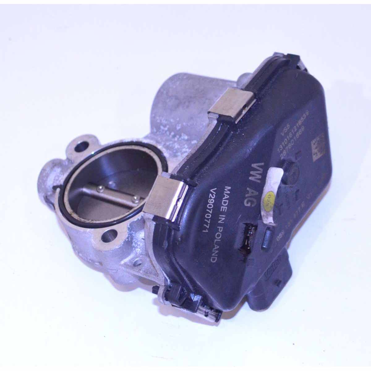 škrtící klapka AUDI A8 4N0 3,0 TDi DDV 210 KW 059131477E 059131477H