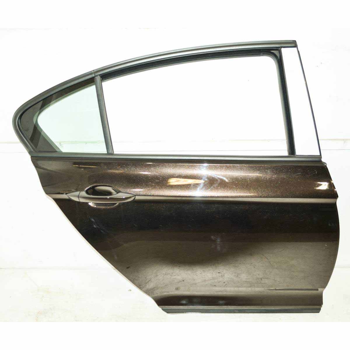 dveře zadní pravé VW Passat B8 3G0 lift sedan 3G5833056AC - poškrábaný lak