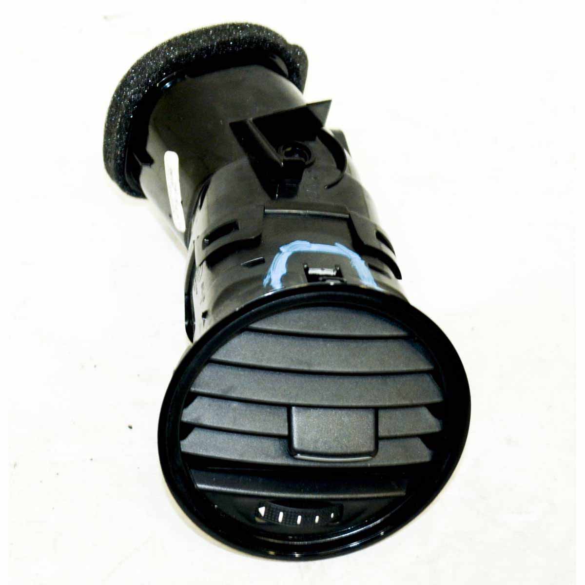 výdech ventilace levý VW New Beetle 5C5 5C5819703D 041 - poškozený držák