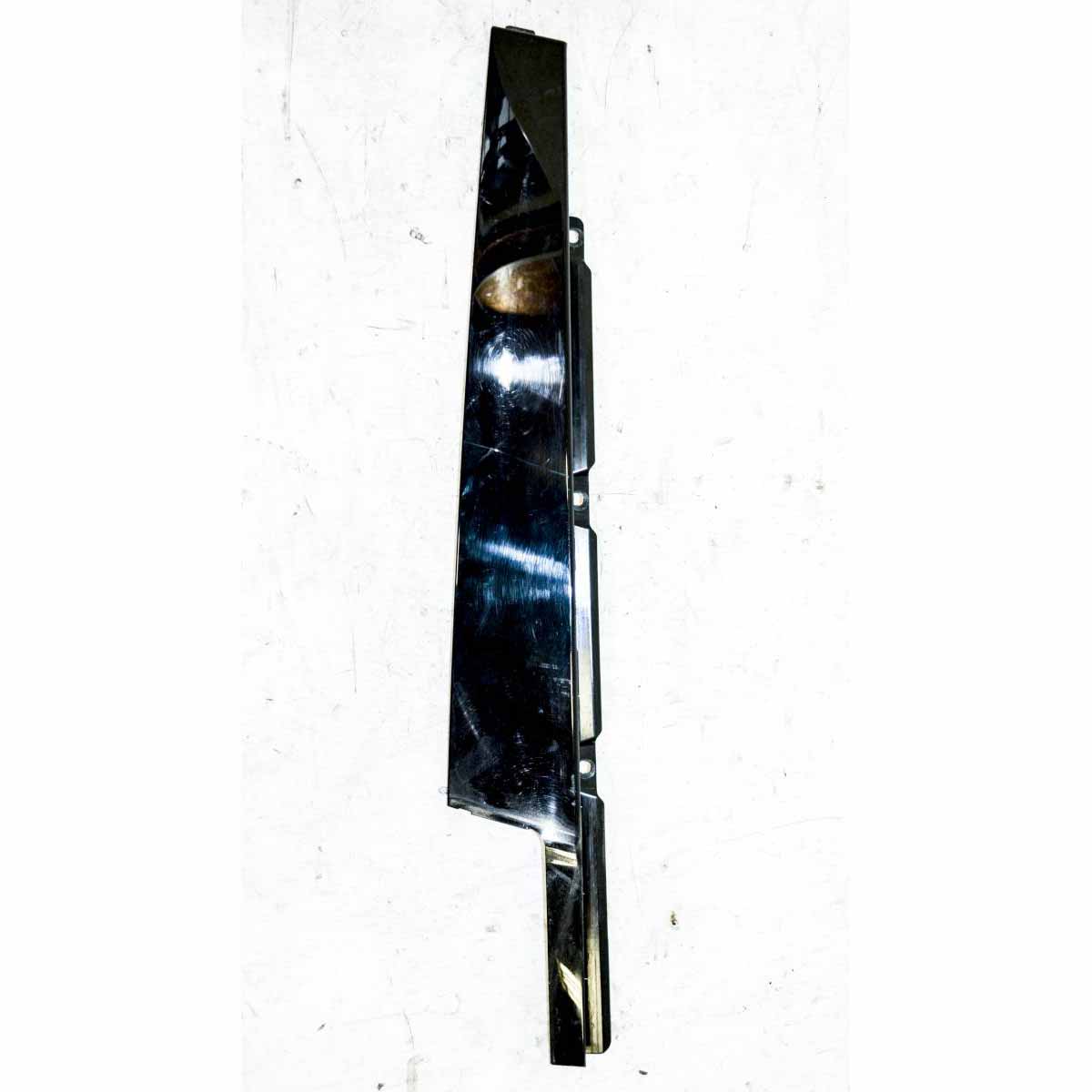 panel sloupku B - pravé přední dveře AUDI Q7 4M0 4M0837902 - lehce poškrábaný