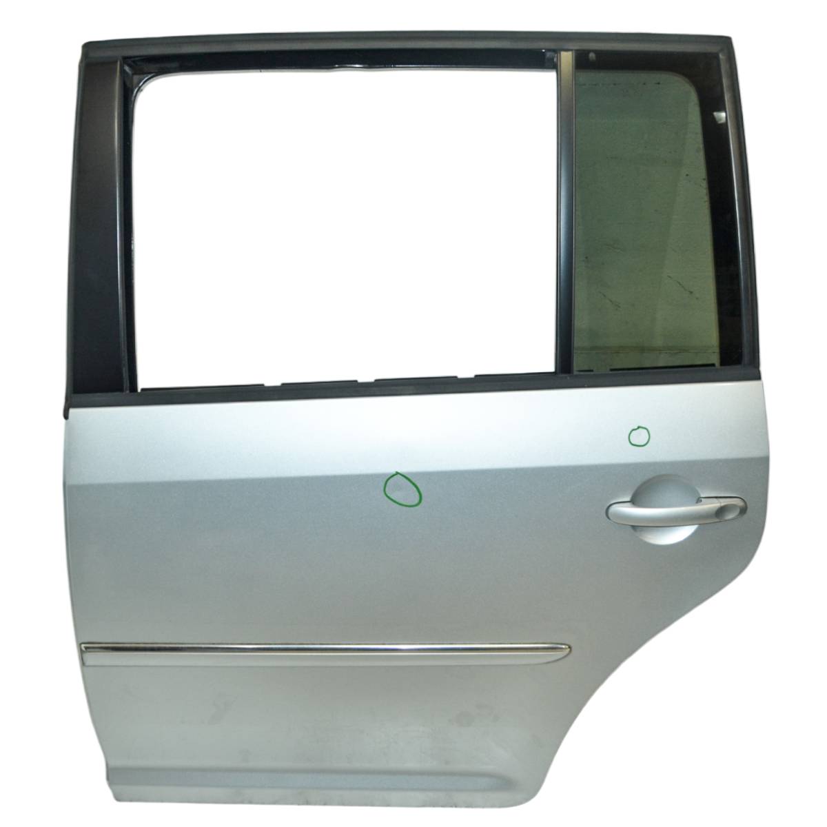 dveře zadní levé VW Touran 1T0 1T0833055S - lehce poškozené (Holé)