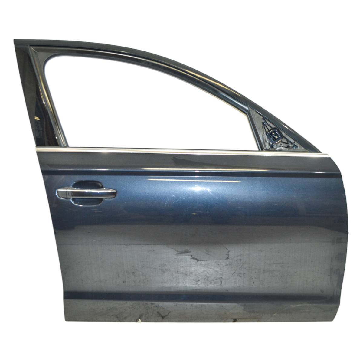 dveře přední pravé AUDI A6 4G0 lift 4G0831052 - lehce poškrábaný lak