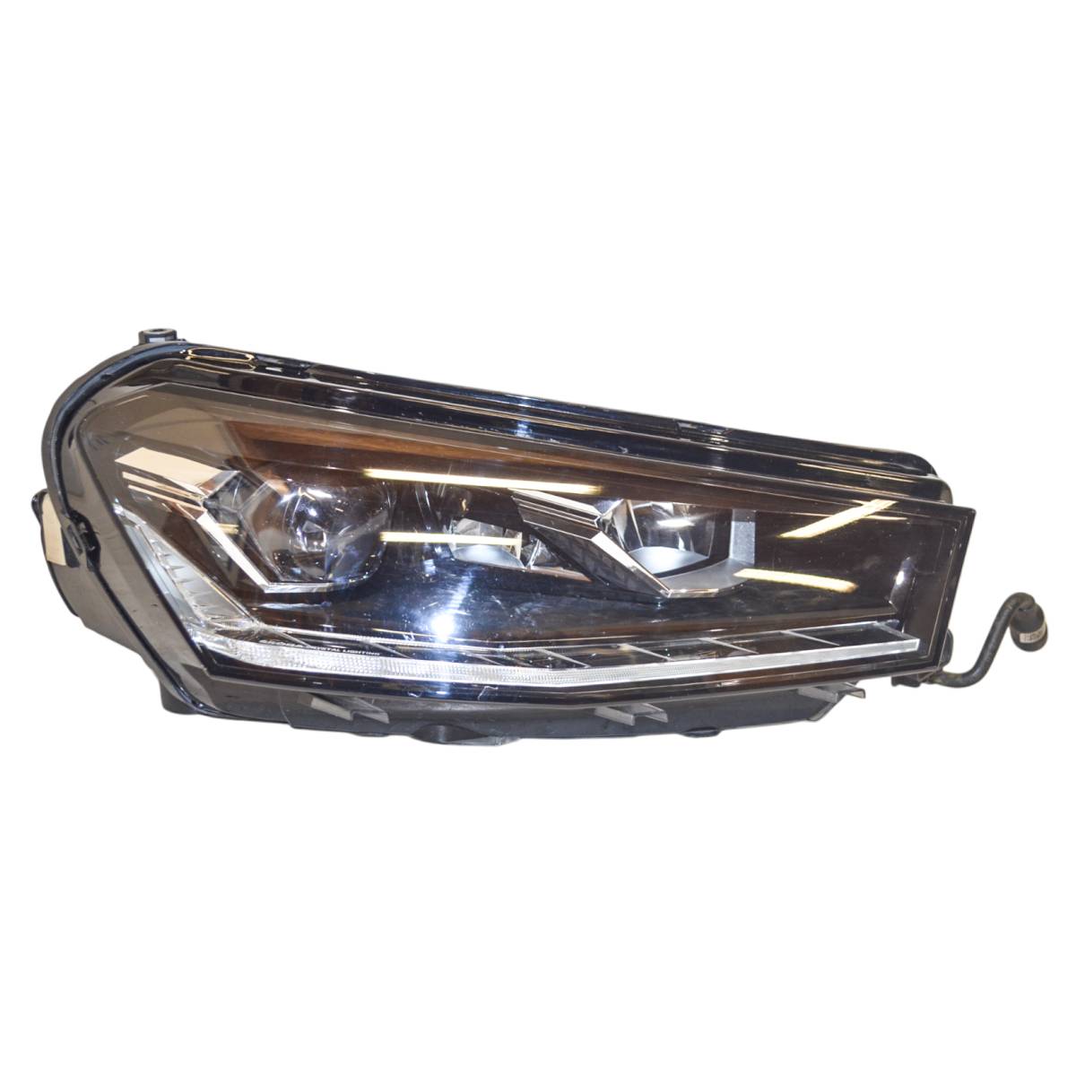světlomet přední pravý - holý LED ŠKODA Fabia IV 6VA 6VB941016B - lehce poškrábaný