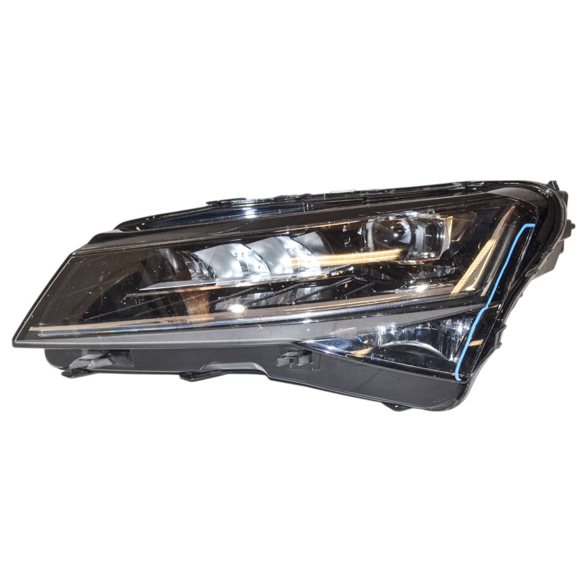 světlomet přední levý - holý LED ŠKODA Superb III 3V0 lift  3V1941015D/E - poškozený