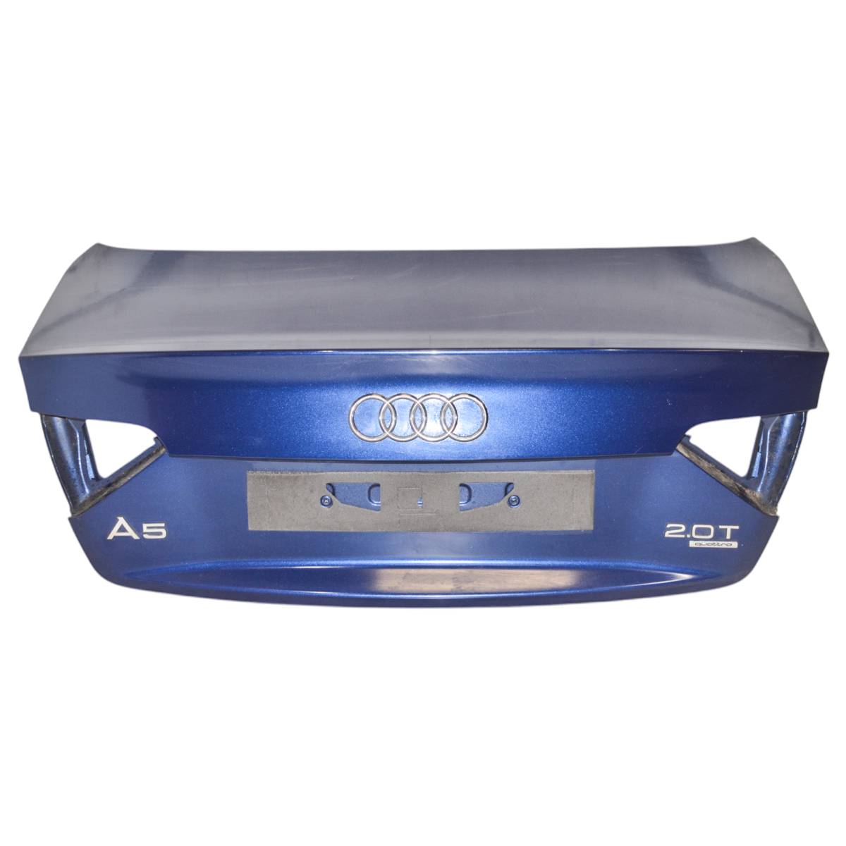 víko kufru - holé AUDI A5 8T0 (lift) Coupé 8T0827023C 8T0827023K/AJ - lehce poškrábané