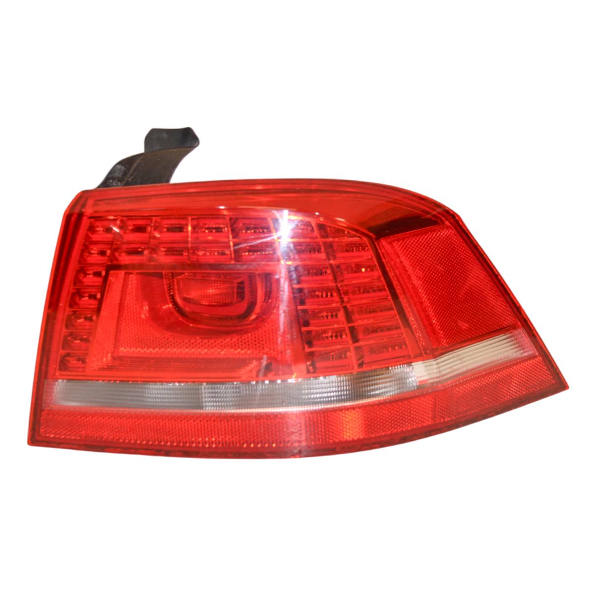 lampa zadní pravá - LED VW Passat B7 3AA sedan 3AE945208B - lehce poškrábaná