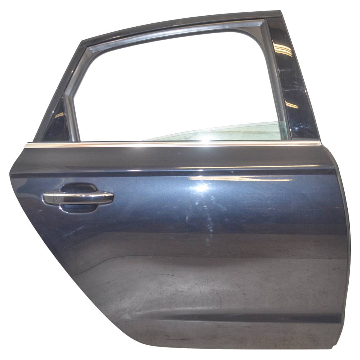 dveře zadní pravé AUDI A6 4G0 lift sedan 4G5833052 - lehce poškrábané (Holé)