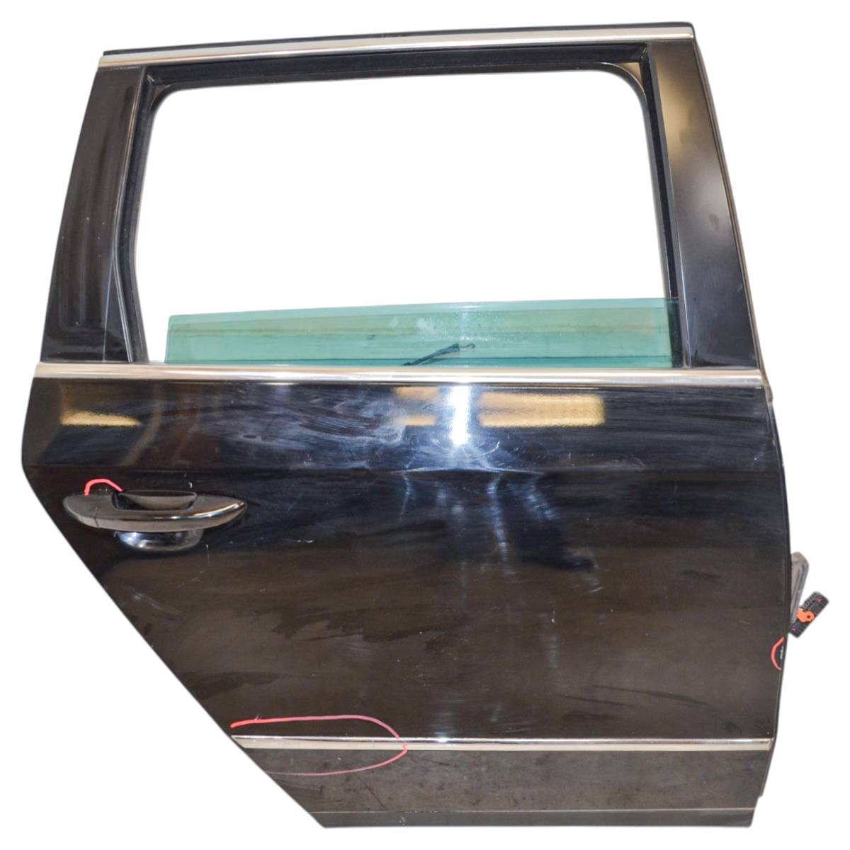 dveře zadní pravé VW Passat B6 3C0 combi  3C9833056F  3C9833056G/D - poškozené (Holé)