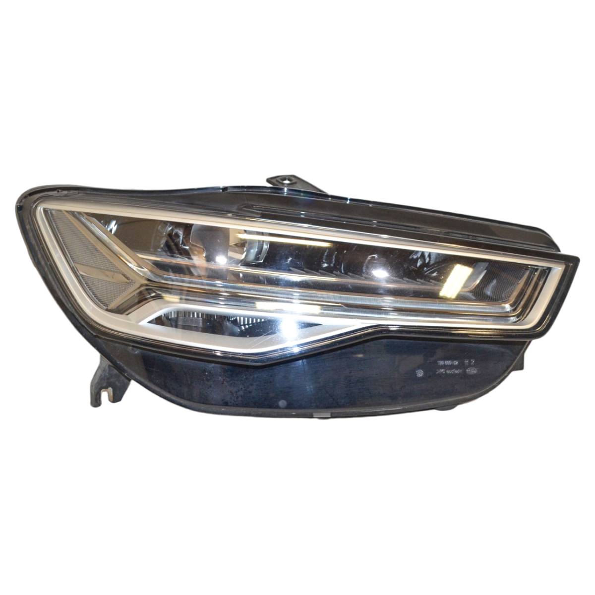 světlomet přední pravý - kompletní LED MATRIX AUDI A6 4G0 lift  4G0941036A - poškoz.