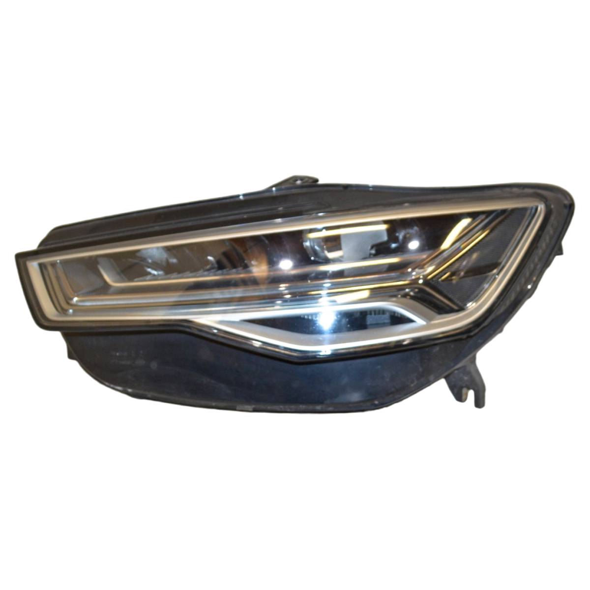 světlomet přední levý - kompletní LED MATRIX AUDI A6 4G0 lift  4G0941035A - poškoz.