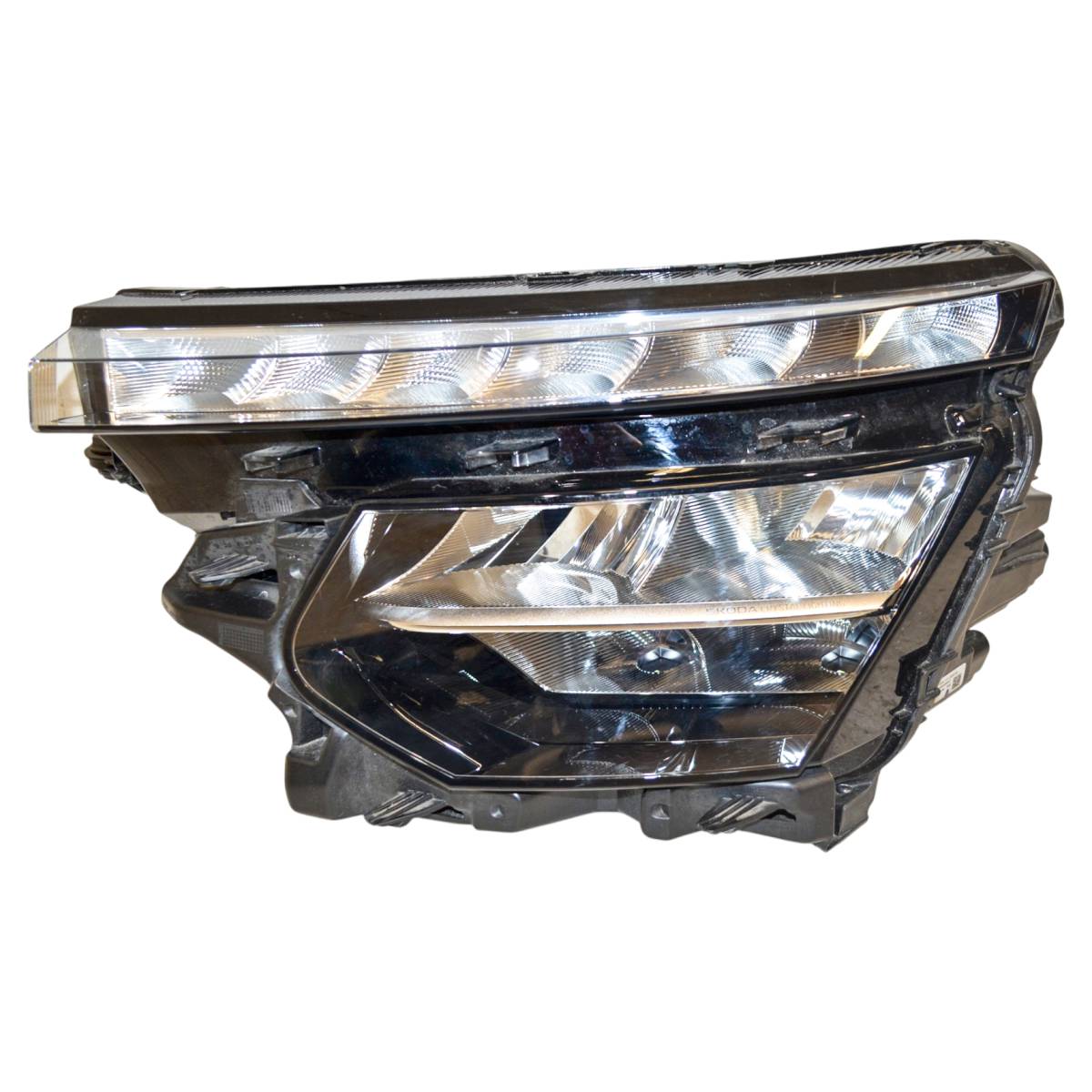 světlomet přední levý - LED ŠKODA Kamiq 658 lift 655941015B - poškrábaný