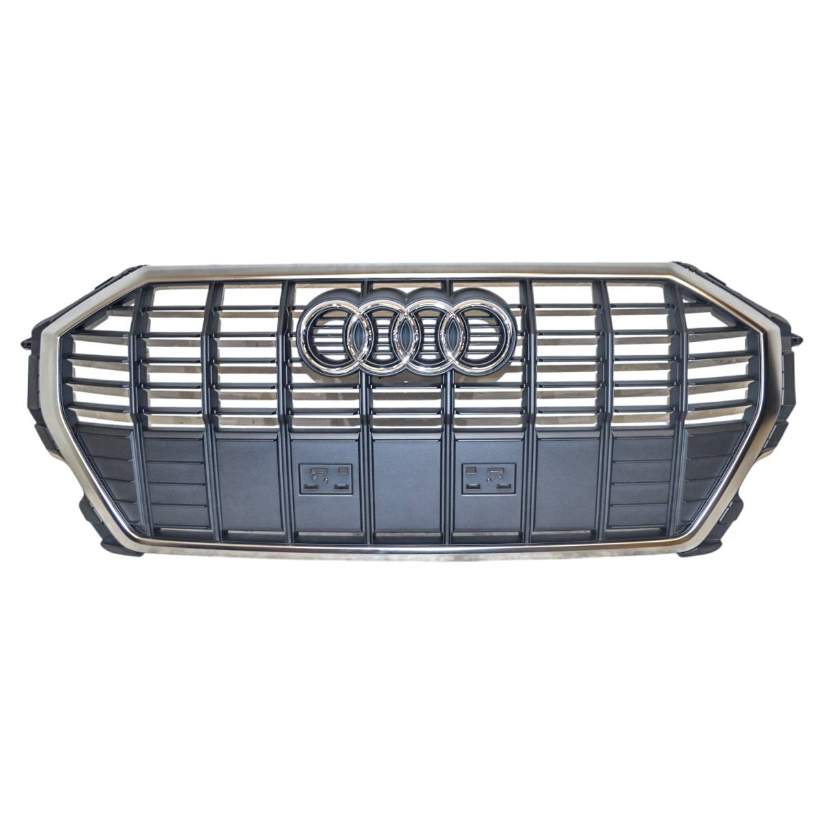 maska AUDI Q3 83A 83A853651 83A853651A - lehce poškrábaná