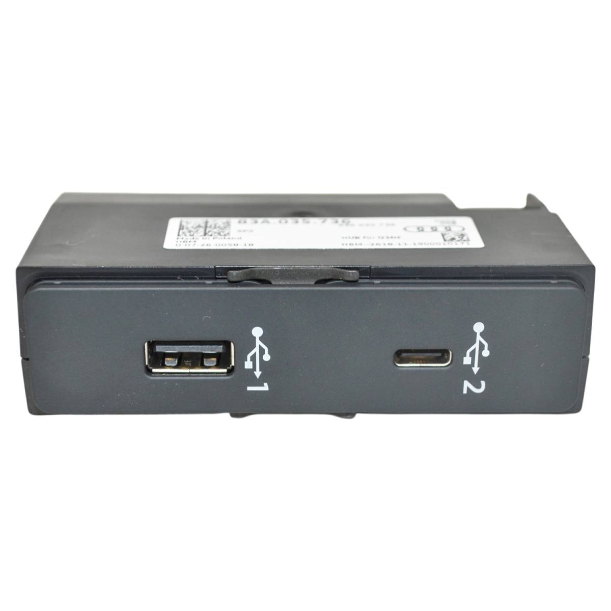 přípojka pro externí audio zdroje - konektor USB AUDI Q3 83A  83A035736